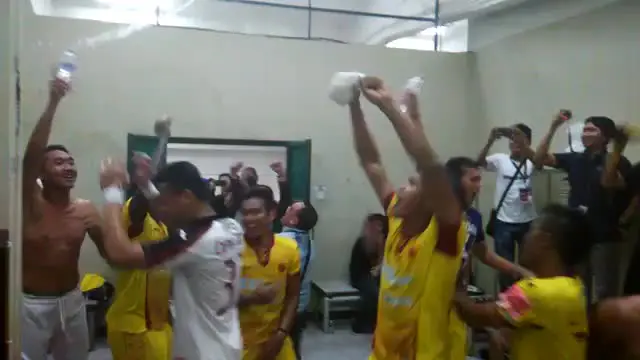 Para pemain Sriwijaya FC merayakan keberhasilan klub lolos ke final Piala Presiden 2015 (2)