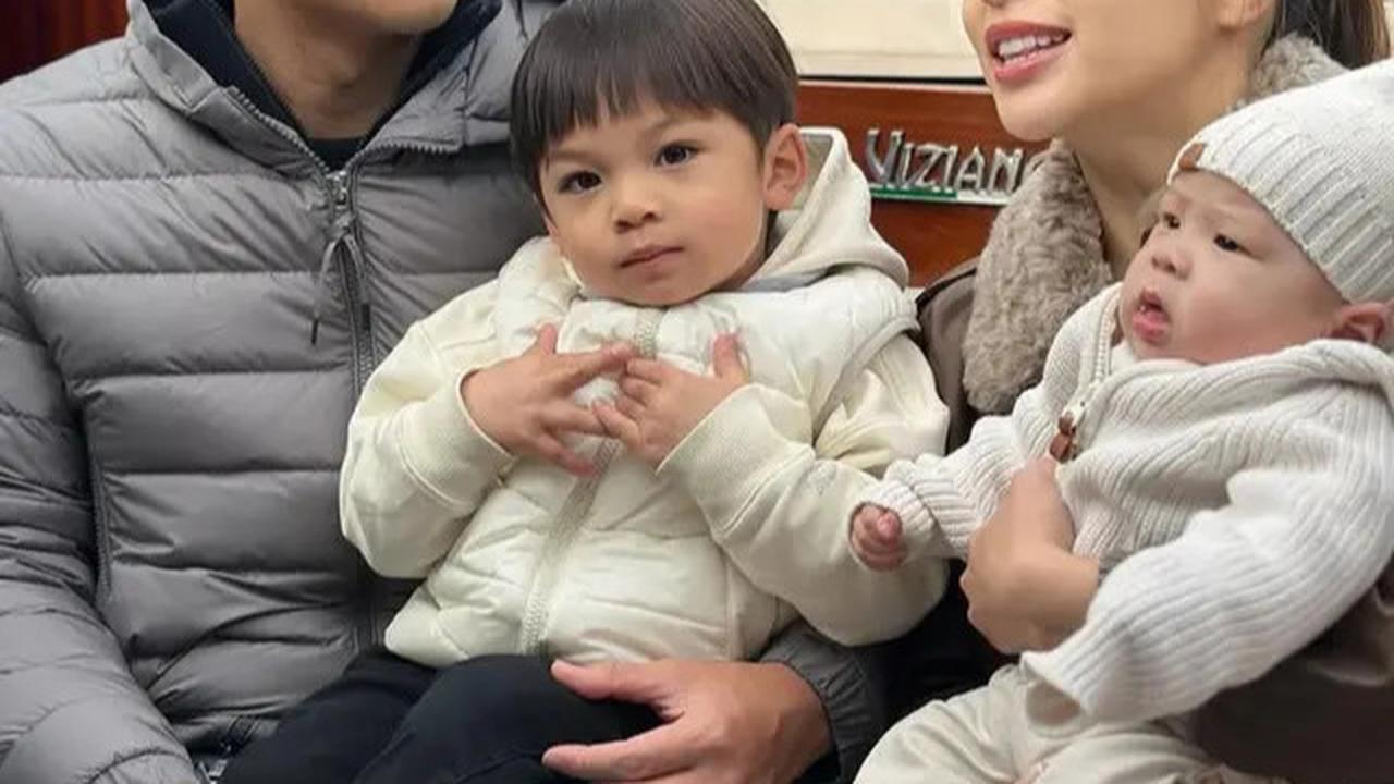 6 Gaya Old Money Nikita Willy Rayakan Ulang Tahun Putranya Issa ke-3 Naik Perahu di Danau Italia