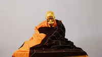 Tubuh Fu Hou, biarawan Budha yang meninggal pada tahun 2012 dilapisi emas setelah dikeluarkan dari tempayan besar dari tanah