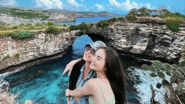 10 Gaya Kasual Natasha Wilona saat Liburan di Bali hingga Dubai, Selalu Stylish