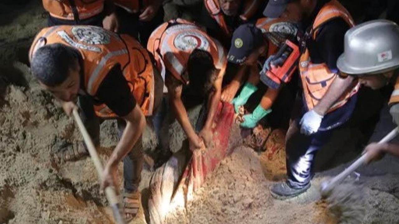 Mengerikan, Israel Pakai Bom 'Melelehkan' Tubuh Warga Gaza yang Wafat di Pengungsian Al-Mawasi