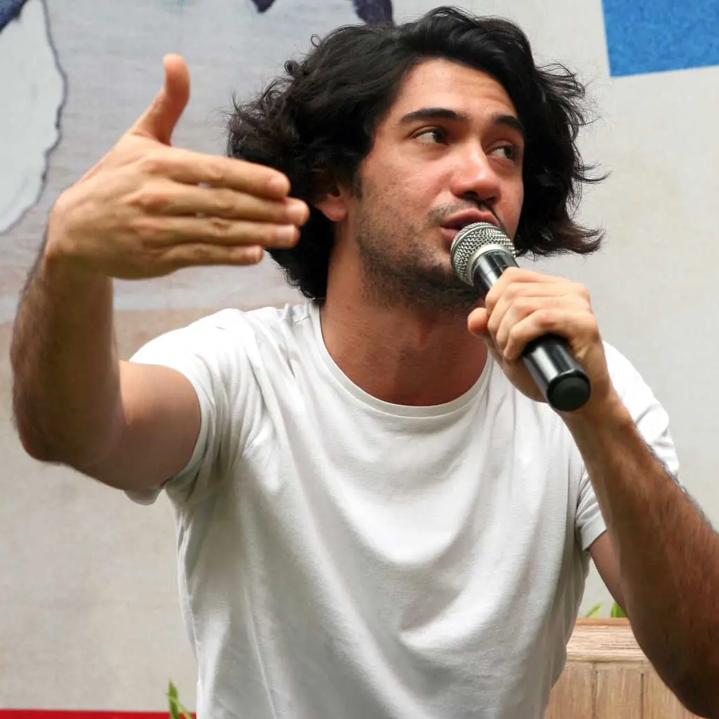 Menurut Reza, bukan hal mudah mendapatkan peran sebagai sosok Benyamin. Ia mengaku belum pernah bermain peran seperti karakter tersebut. Namun ia yakin Hanung Bramantyo, sang sutradara memahami kapasitasnya. (Nurwahyunan/Bintang.com)