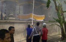 Pura keluarga di Bali terbakar, diduga karena sampah