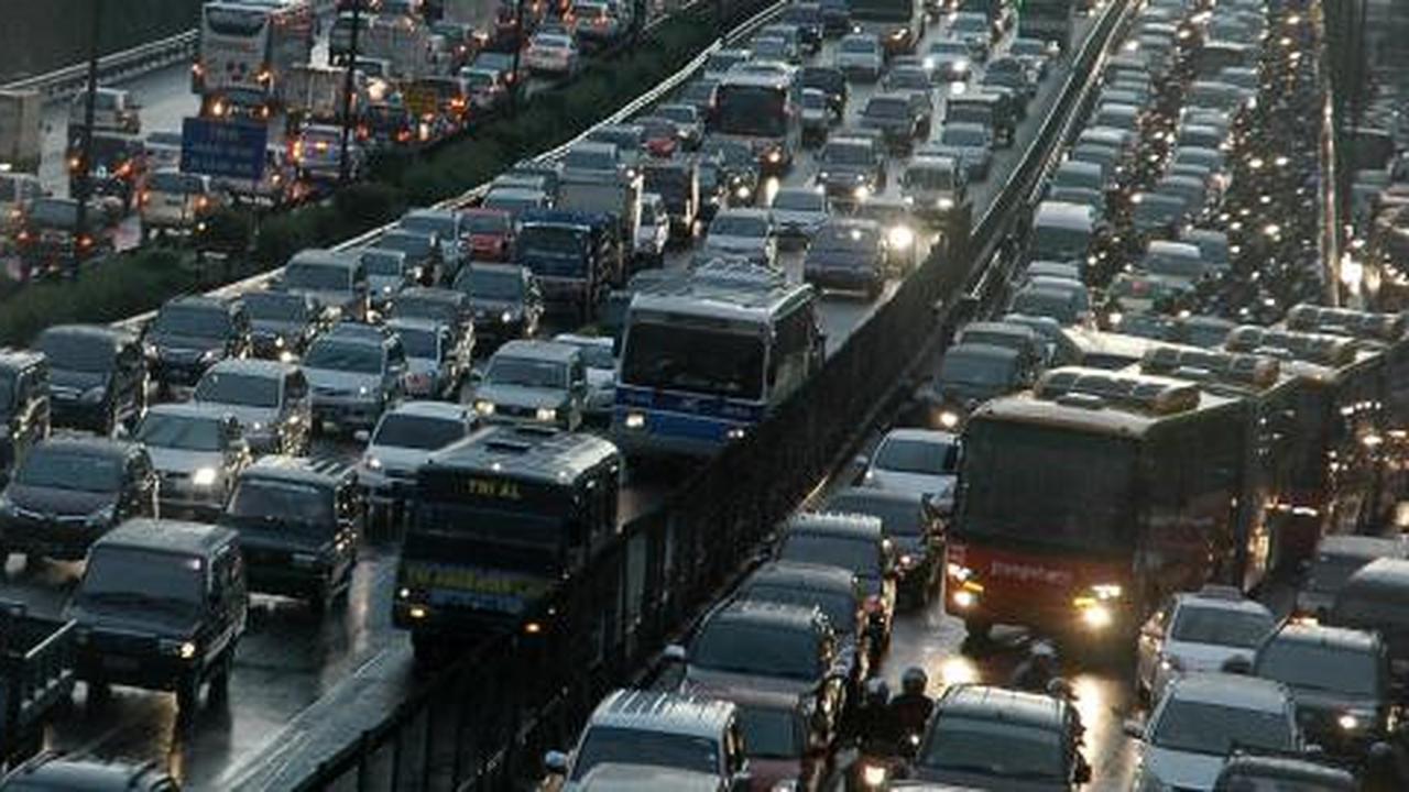 Selama 2012, 13 juta kendaraan sesaki Jakarta
