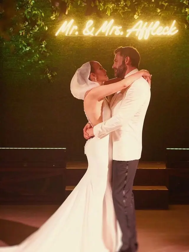 Potret pesta pernikahan Jennifer Lopez dan ben Affleck di Georgia. (Foto: Instagram/wed_vibes)