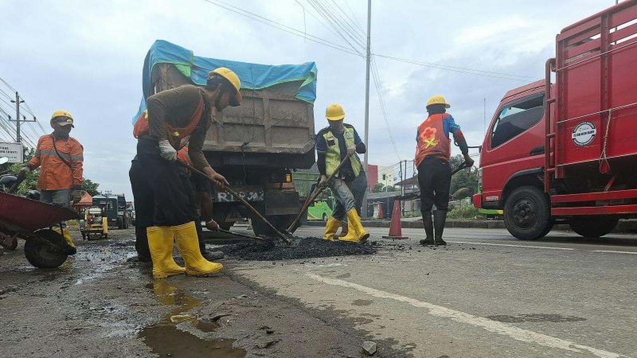 BPJN Lampung Intensifkan Penutupan Lubang Jalan Nasional Jelang Angkutan Lebaran 2026