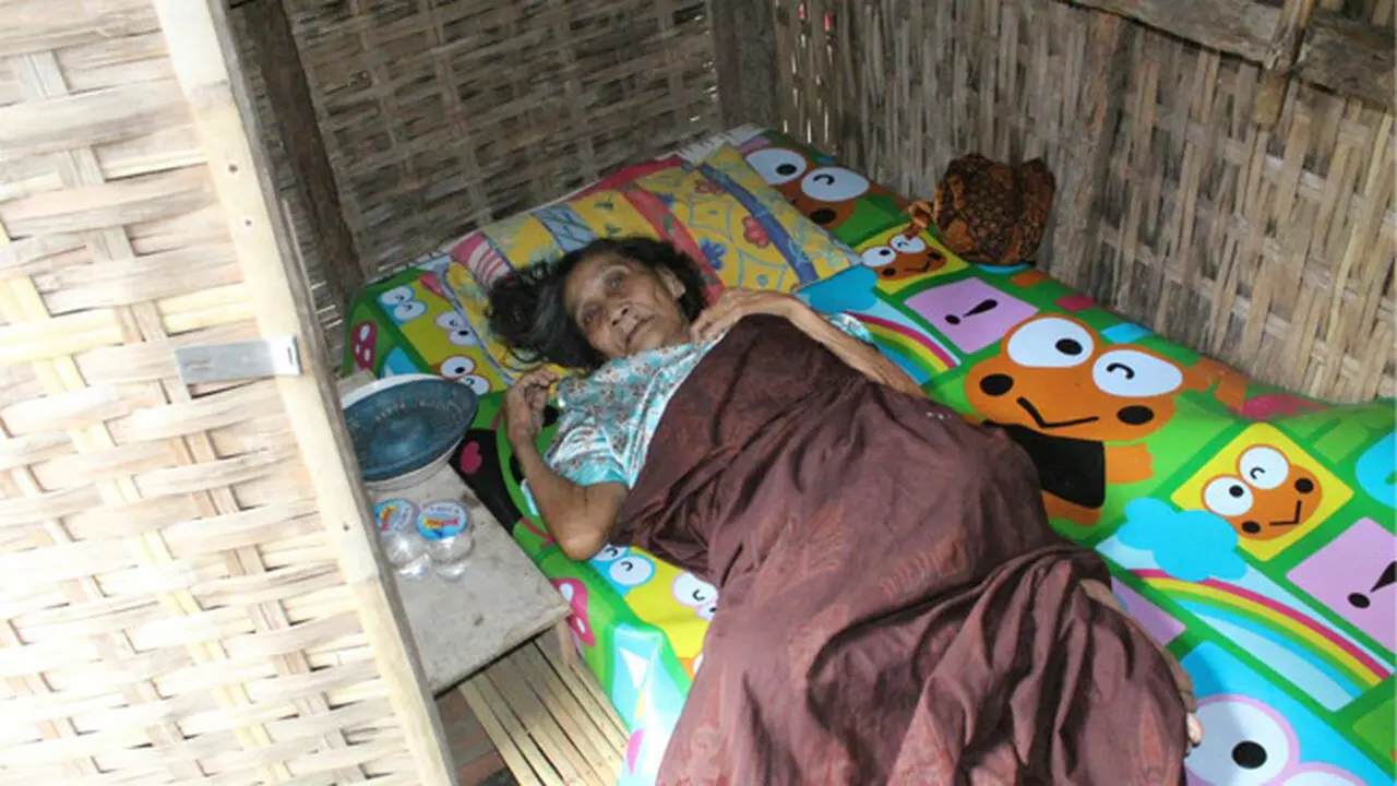Tragis, Nenek 70 Tahun, Sendiri Tinggal di Rumah Seluas Toilet