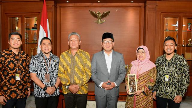 Ridwan Kamil bertemu dengan perwakilan PT Pertamina di Gedung Pakuan Kota Bandung, Kamis (24/10/2019).