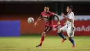 Pada pertandingan tersebut, Bali United tampil menekan sejak peluit awal babak dan memberikan ancaman pertama ke gawang PSIS. (Bola.com/Bagaskara Lazuardi)