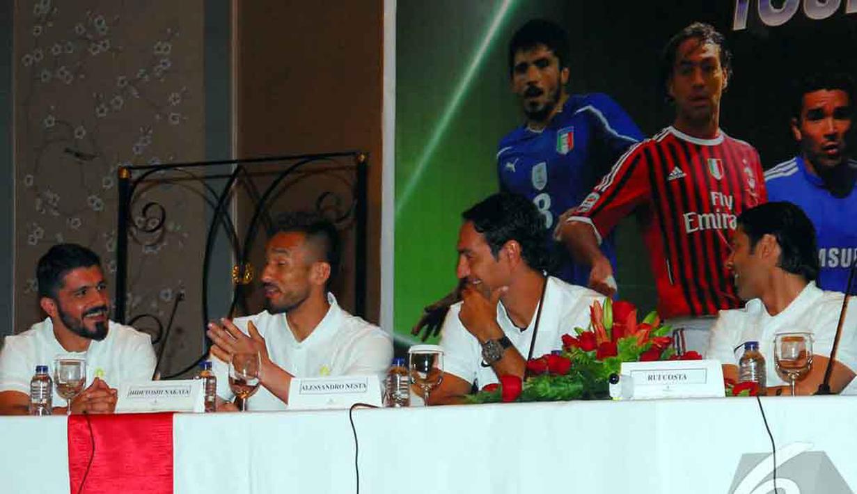Gennaro Gatusso, Hidetoshi Nakata, Alessandro Nesta dan Rui Costa menjadi pemain yang bakal mengisi skuad Football Legend. Mereka mengaku tak sabar hadapi Indonesia (Liputan6.com/Miftahul Hayat).