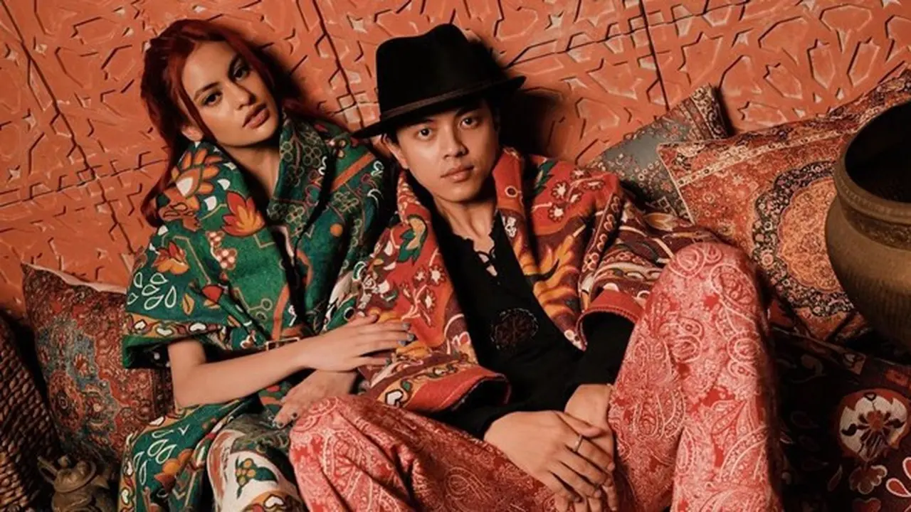 8 Gaya Pemotretan Terbaru Bisma SMASH dan Andira Hadley, Romantis Bak Prewedding