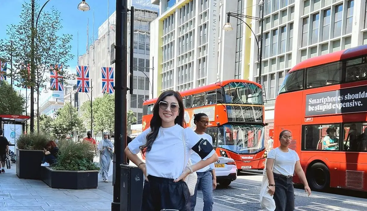 Nisya Ahmad seperti ABG [Instagram/nissyaa]