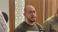 Pandji Pragiwaksono bakal diperiksa polisi, buntut pelaporan atas materi pertunjukan stand-up comedy Mens Rea yang menyenggol nama Raffi Ahmad.