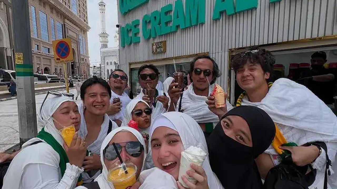 7 Potret Tissa Biani Umroh Bareng Pemain Film 'Assalamualaikum Baitullah'