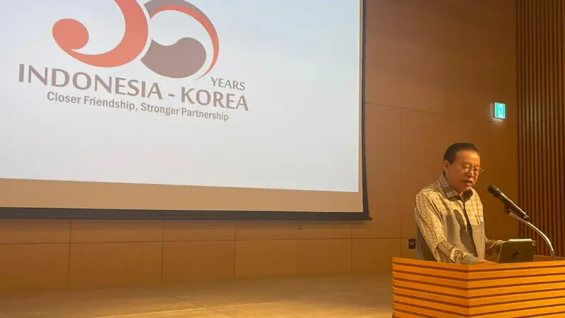 Dalam Peringatan 50 Tahun Hubungan Diplomatik Indonesia-Korea, KBRI Seoul bekerja sama dengan Pemerintah Kota Solo dan Hyundai untuk menjalin kerjasama antara industri kreatif dan otomotif (KBRI Seoul).