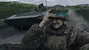 <p>Pada Selasa, 25 April 2023, Cherevatiy mengatakan telah terjadi sejumlah serangan di bagian depan lebih jauh ke utara - dekat Kota Kupiansk, di timur laut Ukraina. (AP Photo/Libkos)</p>