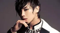 Lee Joon `MBLAQ` mengaku menikmati peran gandanya di dunia hiburan sebagai penyanyi sekaligus aktor.