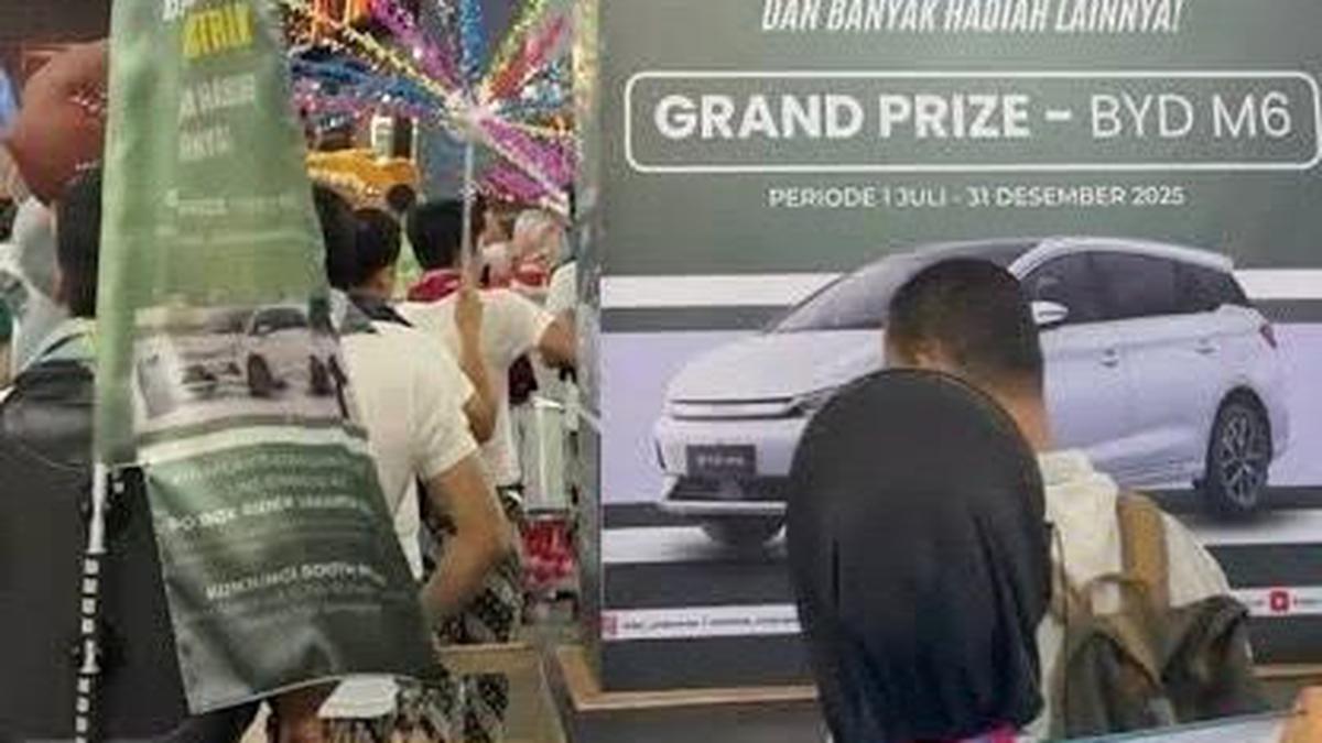 Rayakan 70 Tahun, Undian Belanja Pakaian Dalam Berhadiah Mobil Listrik