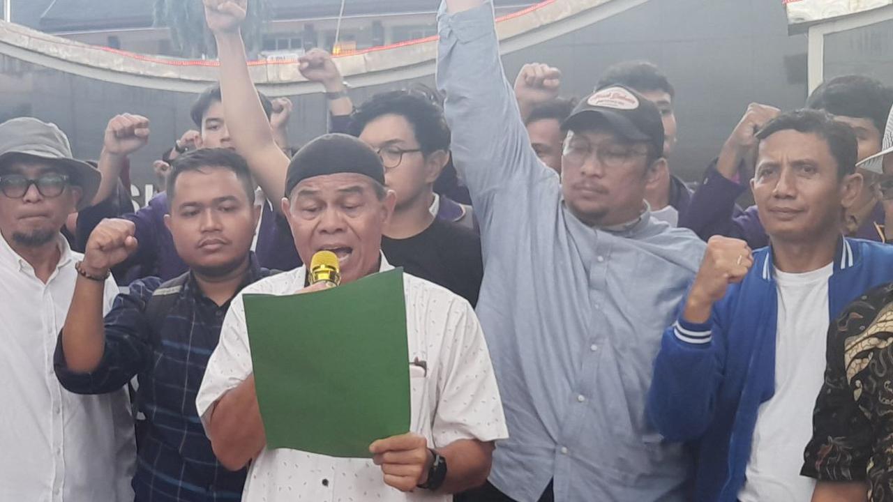 Soroti Kecurangan Pemilu 2024, Civitas Akademika dan Masyarakat Sipil Demo Kantor Gubernur Sumbar
