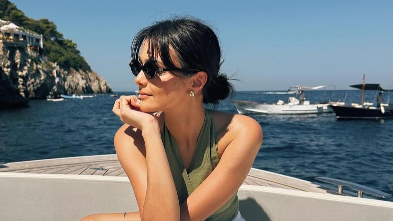 Tebarkan Pesona dengan 4 Potret Terbarunya, Body Ramping dan Gaya Fashion Amanda Rawles Curi Perhatian