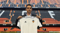 Gary Neville saat diperkenalkan sebagai pelatih anyar Valencia, di Mestalla Stadium, Kamis (3/12/2015). (Valencia)