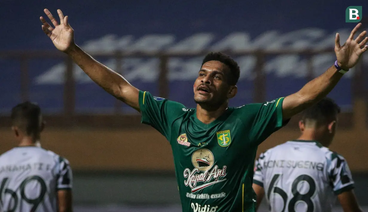 Ricky Kambuaya. Gelandang berusia 25 tahun ini adalah pemain andalan Persebaya Surabaya di BRI Liga 1. Dari total 9 laga, pemain kelahiran Sorong ini telah mencetak 4 gol dan 1 assist untuk Bajul Ijo. (Bola.com/Bagaskara Lazuardi)