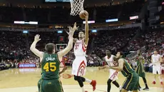 Bertandang ke markas Utah Jazz di Toyota Center, Kamis (16/4/2015) pagi WIB, Rockets tampil gemilang. Bahkan, mereka berhasil unggul 65-35 di akhir kuarter kedua. (SCOTT HALLERAN/GETTY IMAGES NORTH AMERICA/AFP)