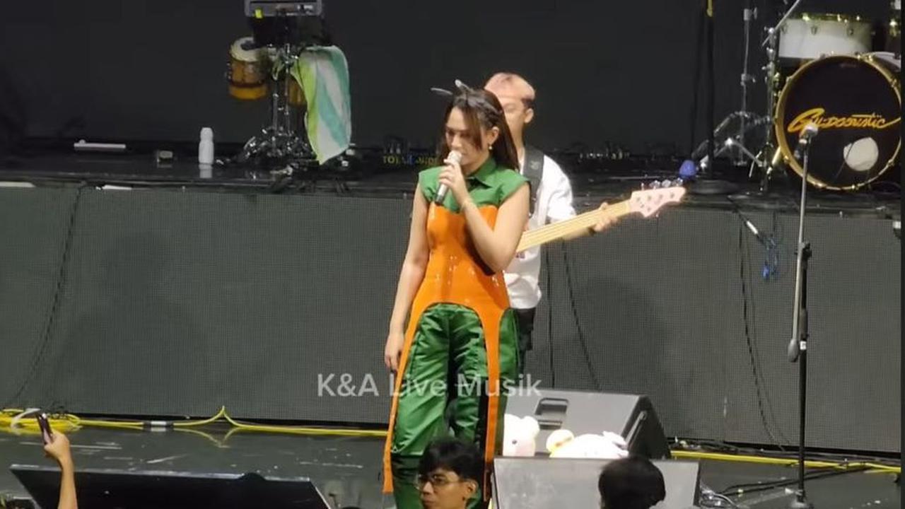 8 Foto Detik-Detik Happy Asmara Salah Tingkah Usai Gilga Sahid Ucapkan I Love You