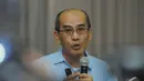 Ketua Tim Reformasi Tata Kelola Minyak dan Gas Bumi Faisal Basri saat konferensi pers di Jakarta, Minggu (21/12/2014). (Liputan6.com/herman Zakharia)