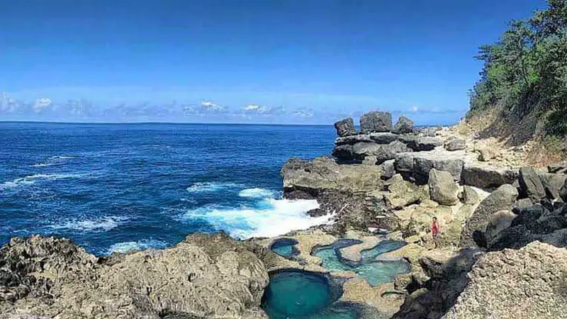 Pantai Kedung Tumpang Tulungagung