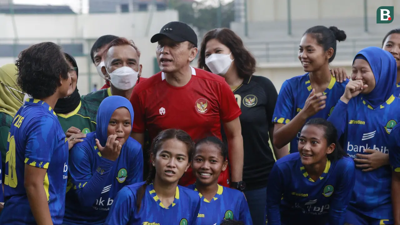 Foto: Timnas Putri Indonesia Ditahan Imbang Tim Pon Jabar Jelang Kualifikasi Piala Asia Wanita 2022