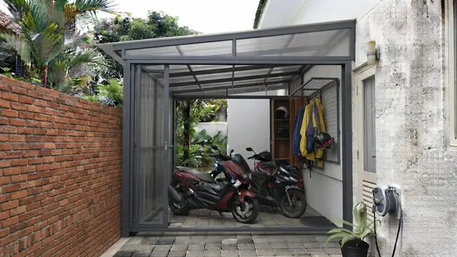 Desain Kanopi Samping Rumah untuk Area Penyimpanan Motor