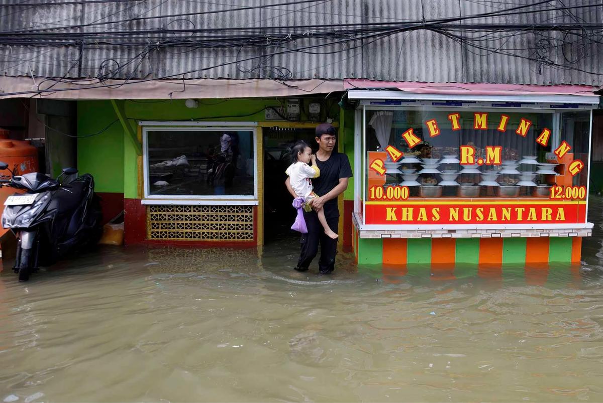 FOTO: Banjir Rob di Muara Baru Jakarta Utara