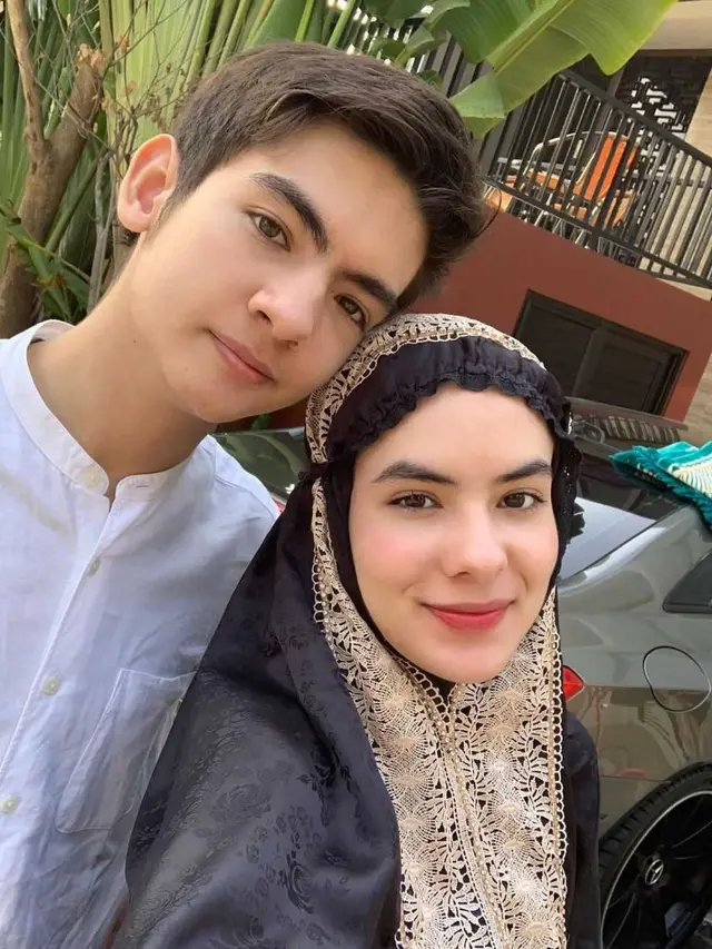6 Potret Steffi Zamora saat Tampil Berhijab, Bikin Pangling