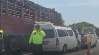 Kronologi Kecelakaan Maut Minibus Suporter PSS Sleman di Tol Madiun