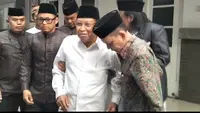 Kiai Said Aqil Salat Hajat Bareng Gus Kikin Jelang Pemilihan Ketum PBNU, Sebuah Kode?