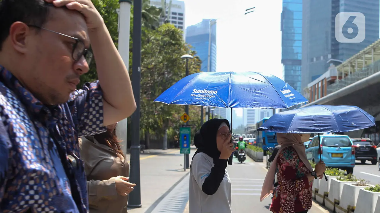 Pagi hari di Indonesia, Rabu (8/5/2024) langitnya diprakirakan sebagian cerah, berawan, cerah berawan, kabut, dan hujan ringan. Begitulah prediksi cuaca Indonesia hari ini.