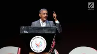 Presiden AS ke-44, Barack Obama saat berpidato dalam acara 4th Congress of Indonesian Diaspora di Kota Kasablanka, Jakarta, Sabtu (1/7). Obama menyampaikan pidato berdurasi sekitar 30 menit di hadapan ribuan diaspora Indonesia. (Liputan6.com/Johan Tallo)