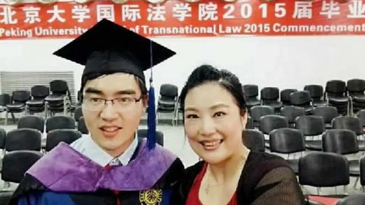Single Mother Ini Sukses Antar Anak Difabelnya Studi ke Harvard 