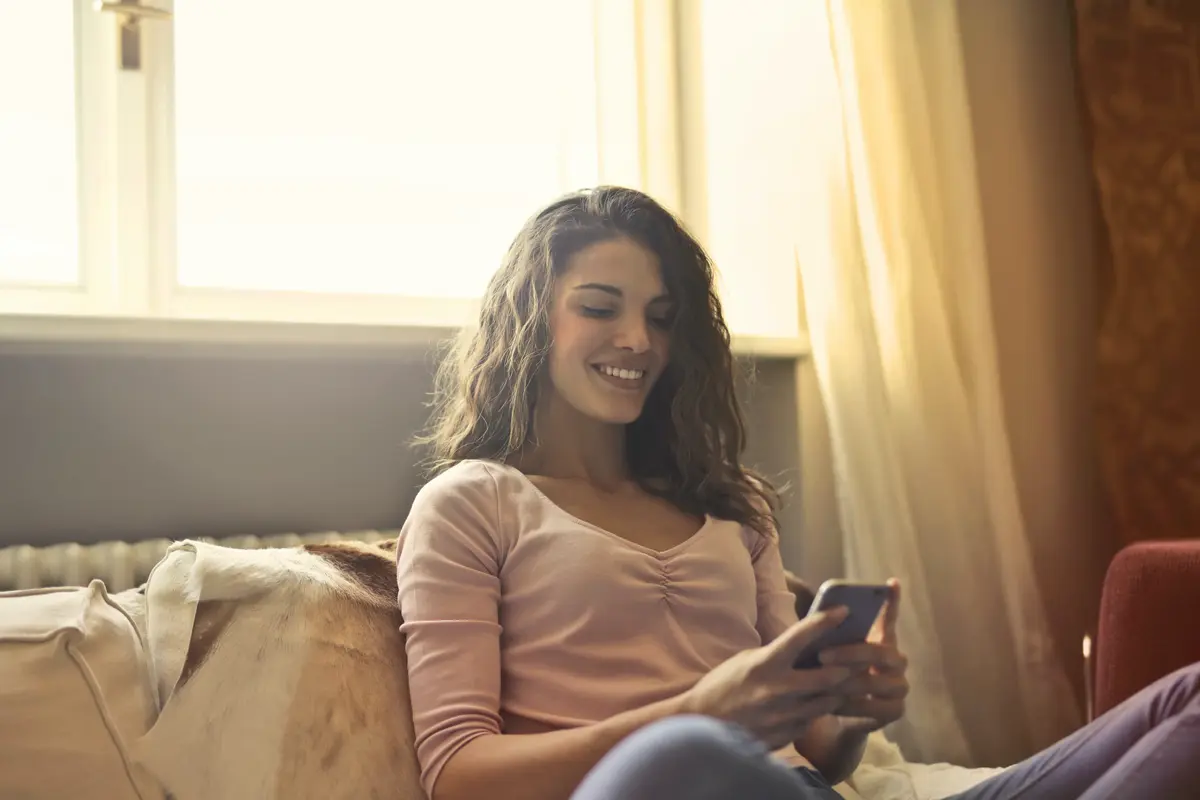 3 Tips Membuat Profil Aplikasi Kencan Online Terlihat Lebih Menarik dari Pakar Hubungan