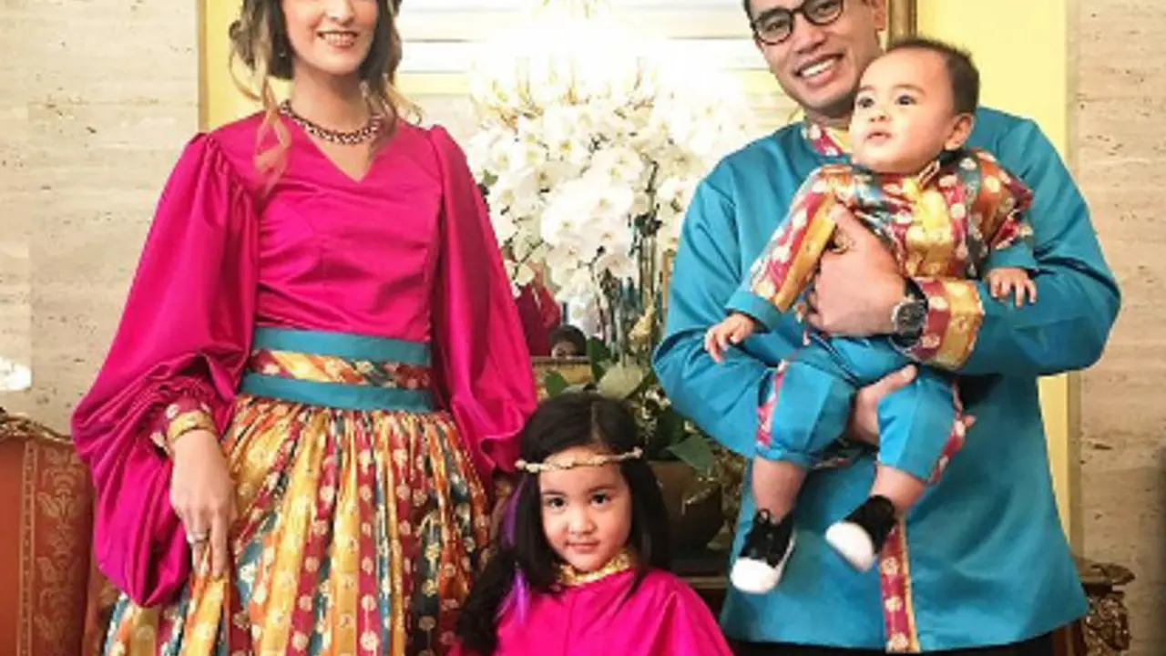[Bintang] Nia Ramadhani
