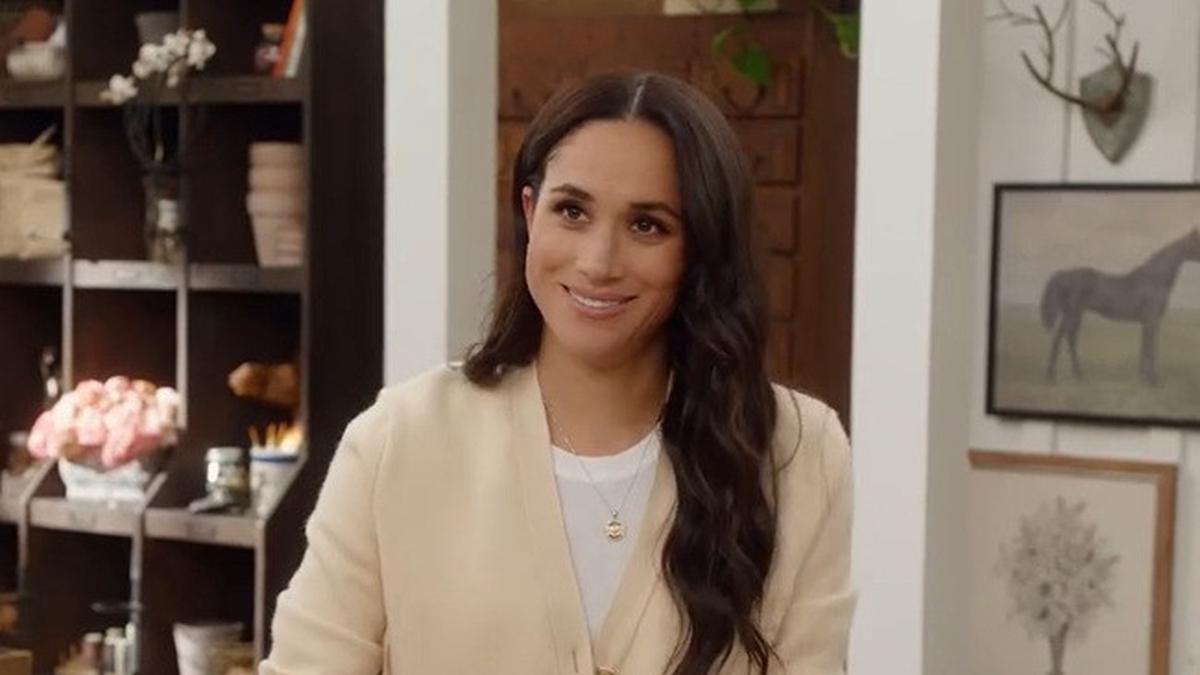 Terungkap! Rp 3 Miliar di Balik Pesan Tersembunyi Tampilan Kasual Meghan Markle Jelang Netflix