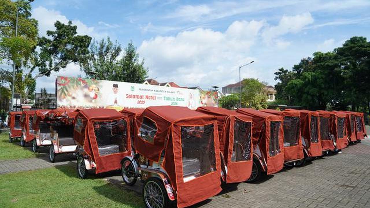 Bahagianya Tukang Becak di Malang, Dapat Becak Listrik dari Prabowo