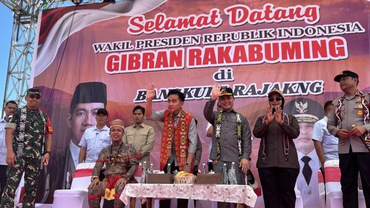 Merasa Seperti Keluarga, Gibran Sambangi Pasukan Merah di Mempawah: Kunjungan Perdana Penuh Kehangatan