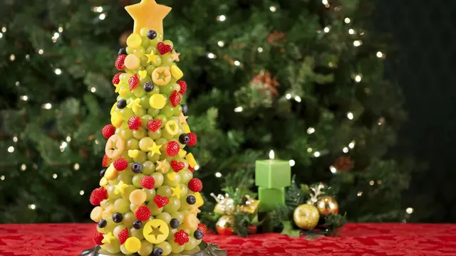 8 Potret Pohon Natal yang Terbuat dari Buah dan Sayur, Bisa Langsung Dimakan