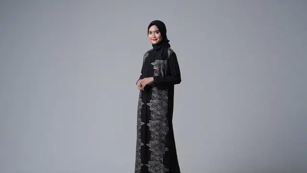 6 Cara Mix &amp; Match Batik Hitam Tanpa Terlihat Kaku dan Tua, Tampil Elegan dan Modern