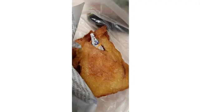 6 Potret Gorengan Terselip Sesuatu Ini Bikin Malas Makan