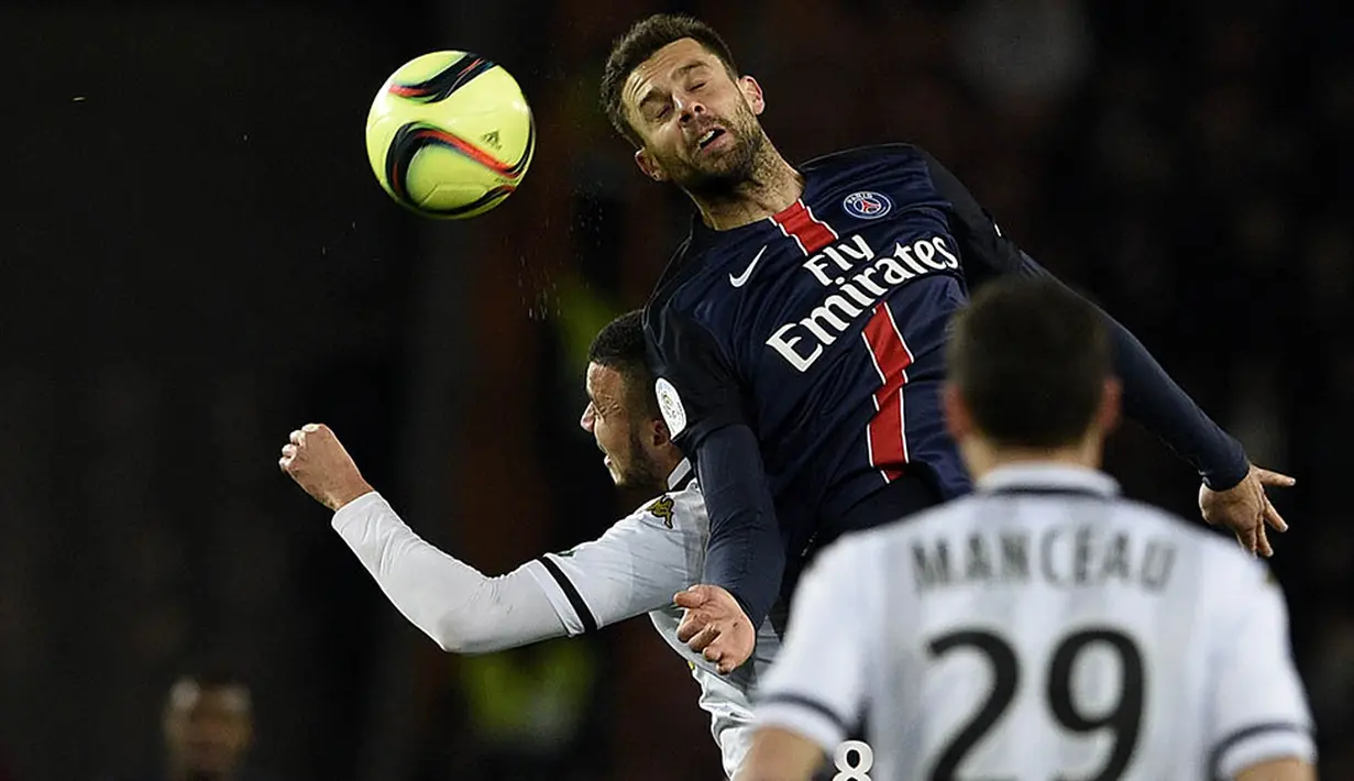 9. Thiago Motta, gelandang asal Italia ini memiliki kemampuan passing yang cukup baik. Mantan pemain Inter ini dipercaya bisa mengalirkan dan menjadi penghubung antara lini belakang dan depan. (AFP/Franck Fife) 
