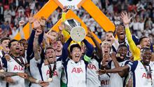 Musim lalu Son sukses memimpin Tottenham meraih trofi pertamanya dalam 17 tahun dengan kemenangan atas Manchester United di final Liga Europa. (Photo by Thomas COEX / AFP)