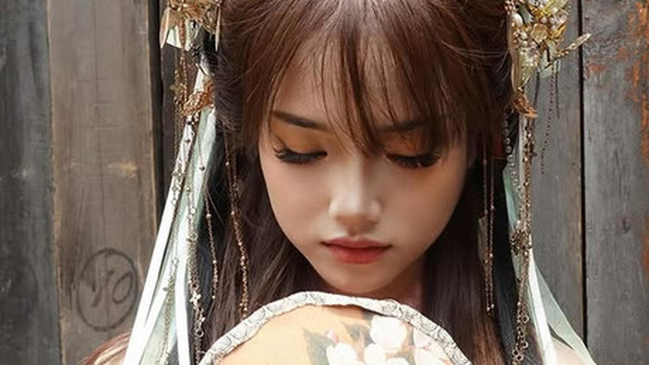5 Potret Cantik Fuji Pakai Hanfu di China, Anggun Bak Putri Negeri Dongeng